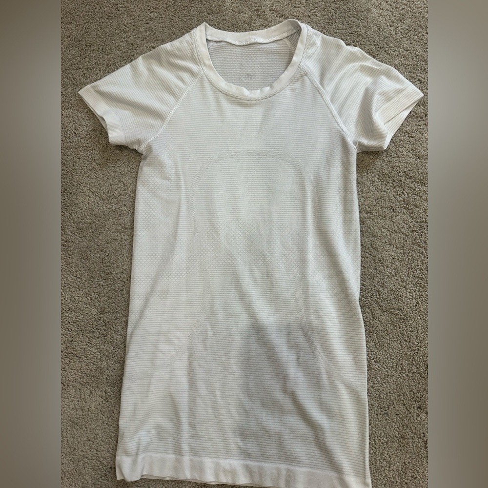 White short sleeve lululemon swiftly tech size 2
